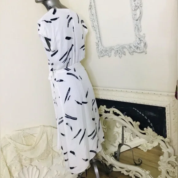 Joie Silk Wrap Dress NWOT - Picture 4 of 12